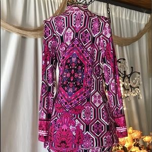 Venus (2) Womens Size S and M Midi Dress